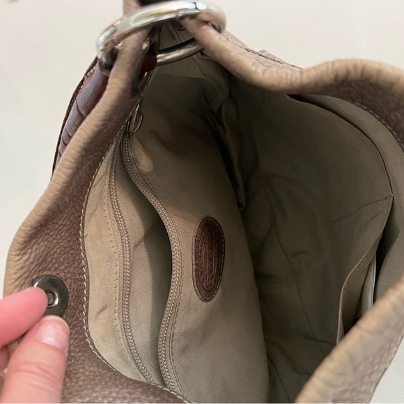 Mini Roots leather hand bag. - Picture 2 of 3